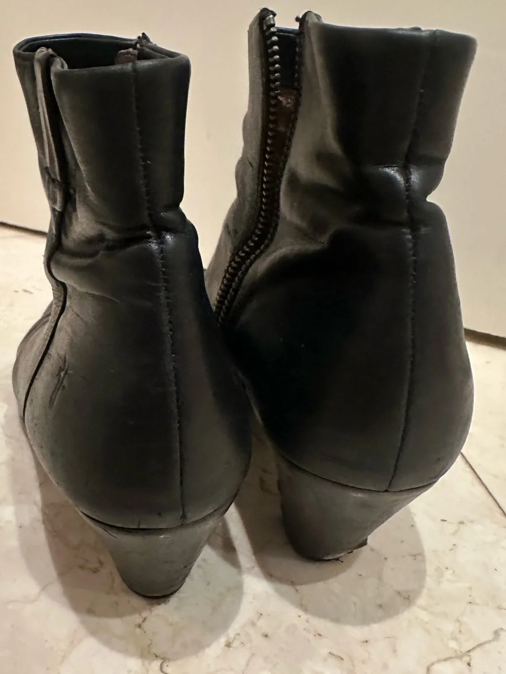 FRYE Phoebe Bootie Women's Side Zipper, Black Leather Ankle Boot Size 7.5